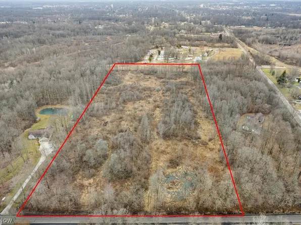 Lane Dr SW, Warren, OH 44483