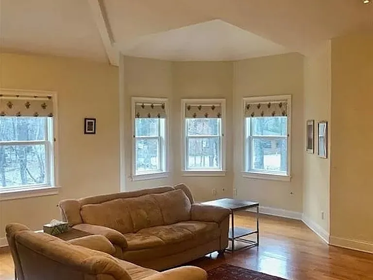 30 Stillview Rd — Photo 2
