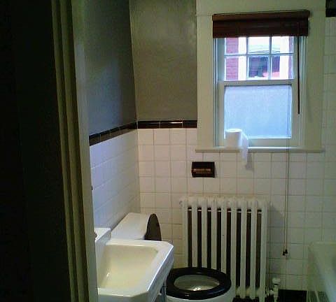 Traditional tile bath/shower