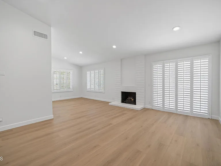 1502 Briarglen Ave — Photo 7
