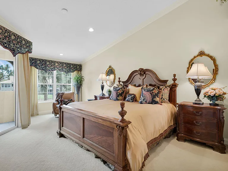 222 Legendary Cir — Photo 39