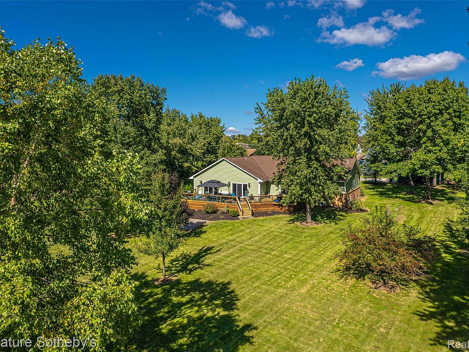 500 Lakeside Dr, photo 23