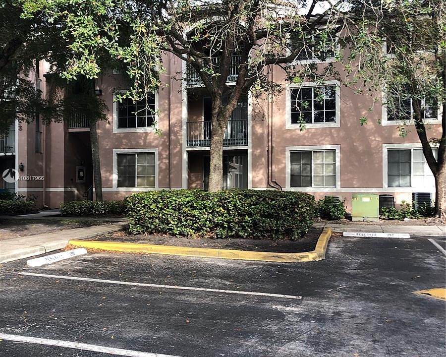 1st image of 12136 Saint Andrews Pl APT 305