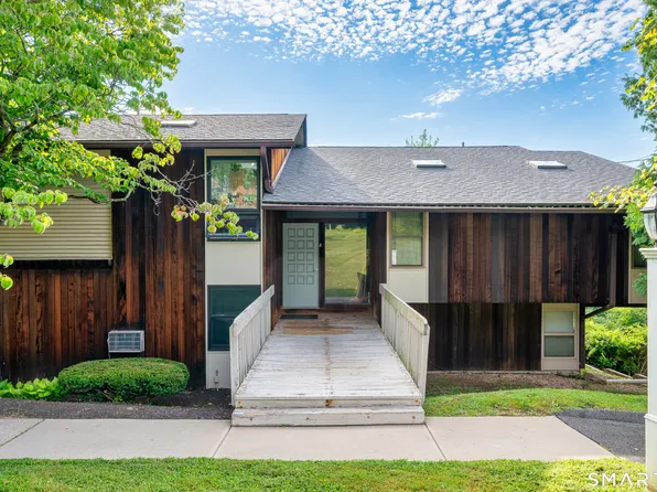8-G Country Squire Drive #8G, Cromwell, CT 06416