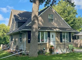 420 8th St S, Bird Island, MN 55310