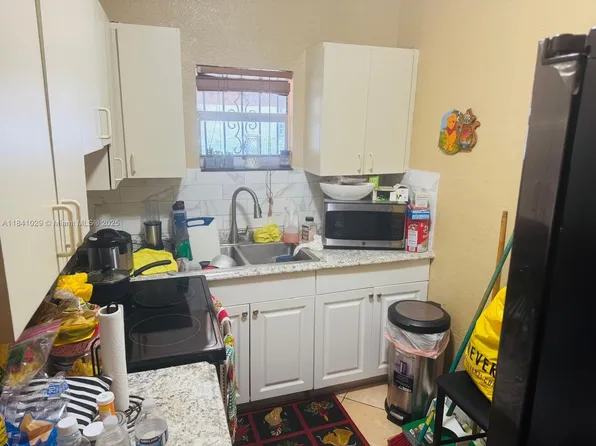 861 NW 112th St, Miami, FL 33168