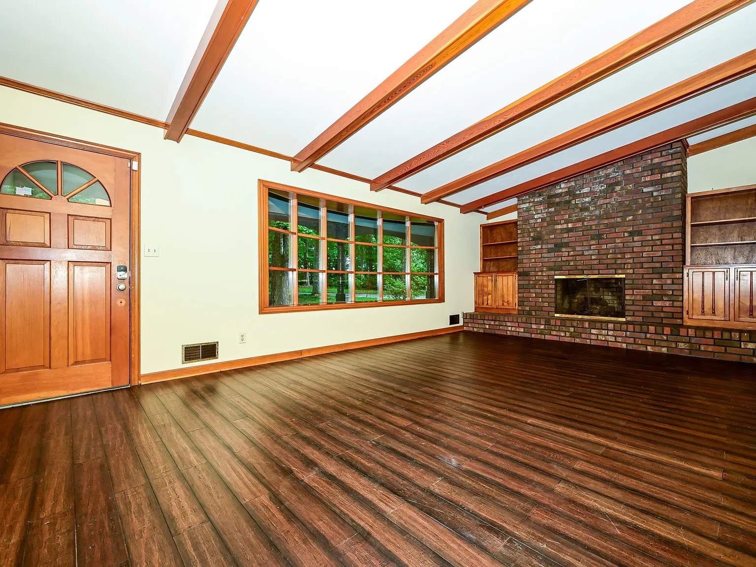4 bed, 3.0 bath, 3250 sqft, $2,125 — Photo 3