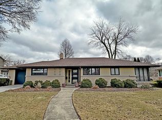 8323 Parkview Ave, Munster, IN 46321