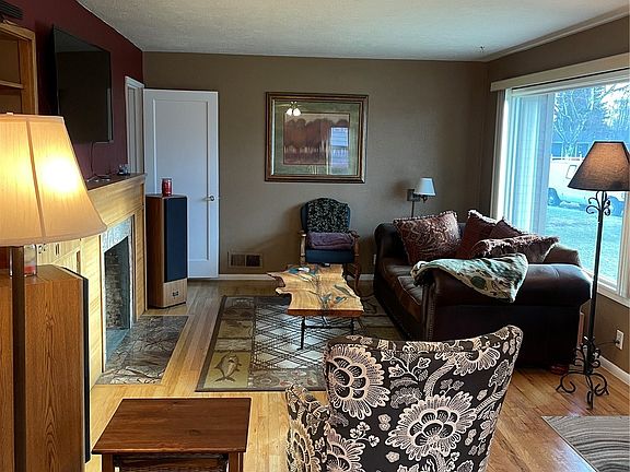 2nd image of 2349 Hood Place