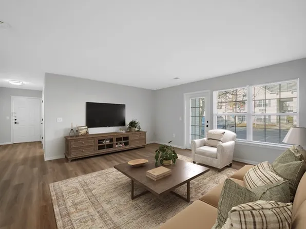 Eagle Rock Apartments at Freehold