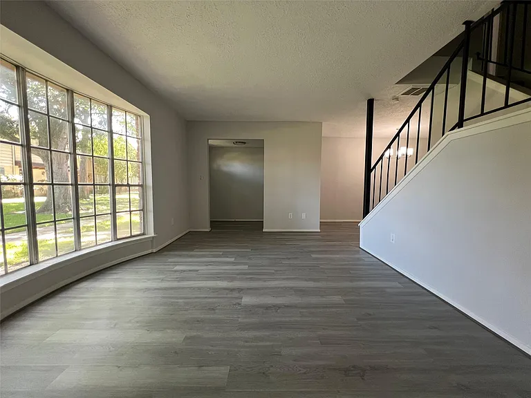 7012 Jetty Ln — Photo 3