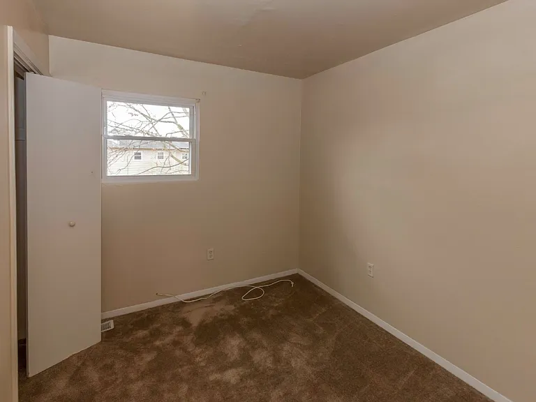 908 Anvil Rd — Photo 6