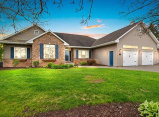 2710 Trillium Ct, Manitowoc, WI 54220