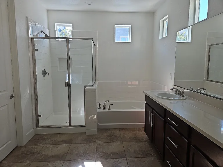 1660 Spring St — Photo 11