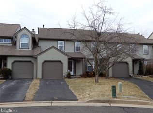 12 Locust Ln, Newtown, PA 18940