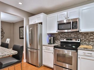 410 Fellsview Ter APT 411, Stoneham, MA 02180