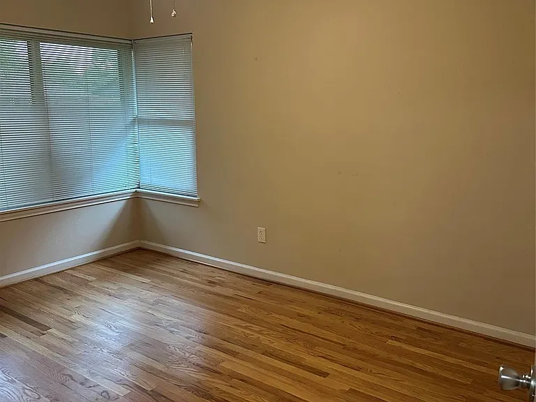 3815 Gardendale Dr — Photo 5