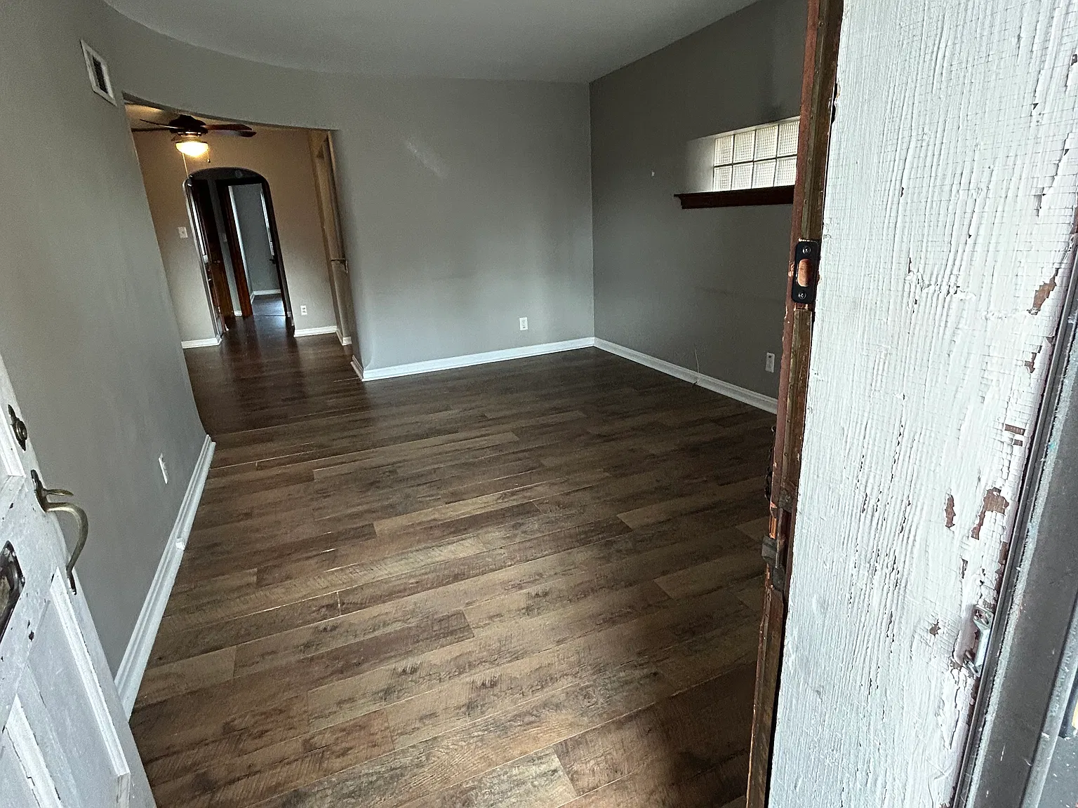 1 bed, 800 sqft, $1,150 — Photo 2