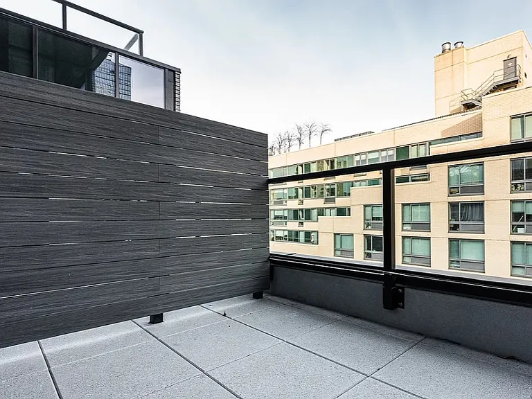 260 Gold St #1009 — Photo 3