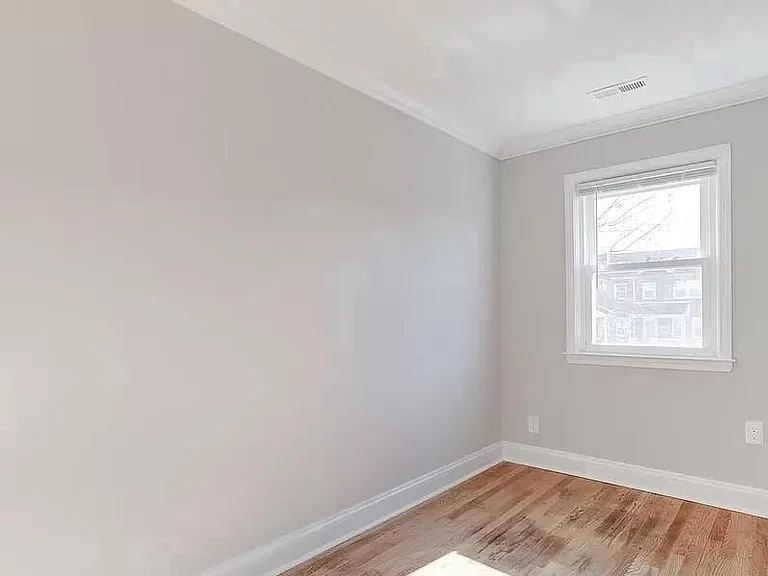1046 Elm Rd — Photo 18