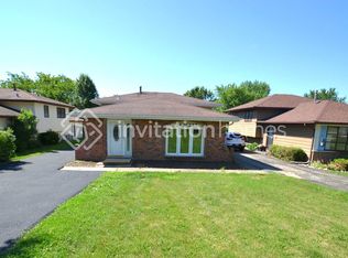 26W257 Harrison Ave, Winfield, IL 60190