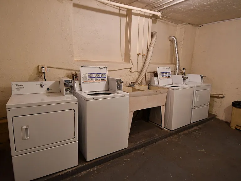 Beautiful Renovated Units — Photo 8