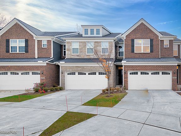 2nd image of 24877 Ivy Ln #32