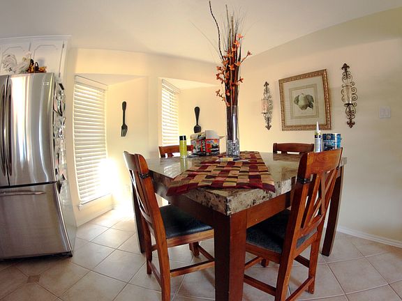 5th image of 8205 Spruce Ct