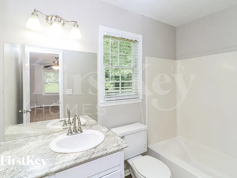 3692 Cambridge Dr SW — Photo 13