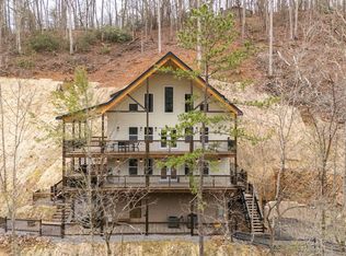 1138 Cole Ln, Gatlinburg, TN 37738