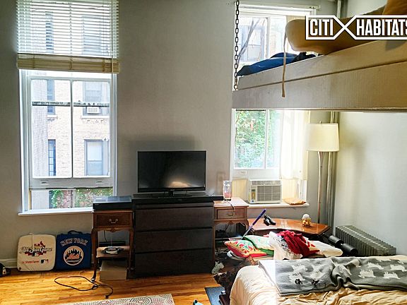 4th image of 120 W 73rd St APT 3B