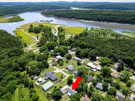 3rd image of 206 Meadow Lane Drive