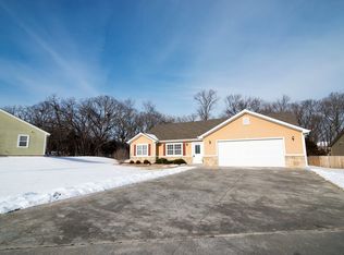 401 Stone Grove Dr, Manhattan, KS 66503