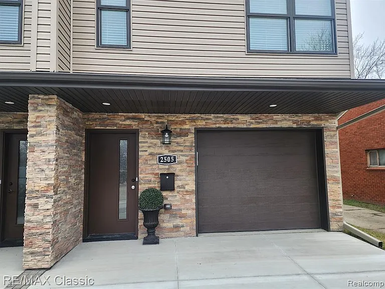 2505 N Campbell Rd #1 — Photo 2