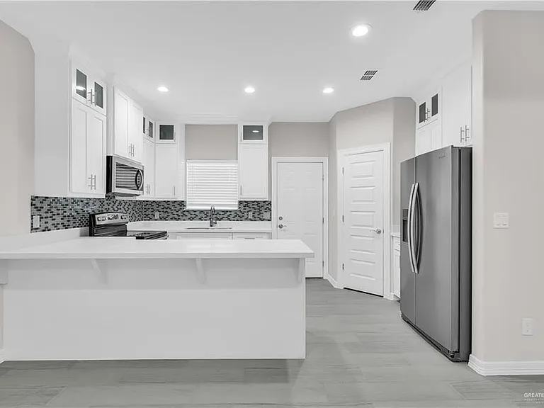 1602 Playa Dr #2 — Photo 10