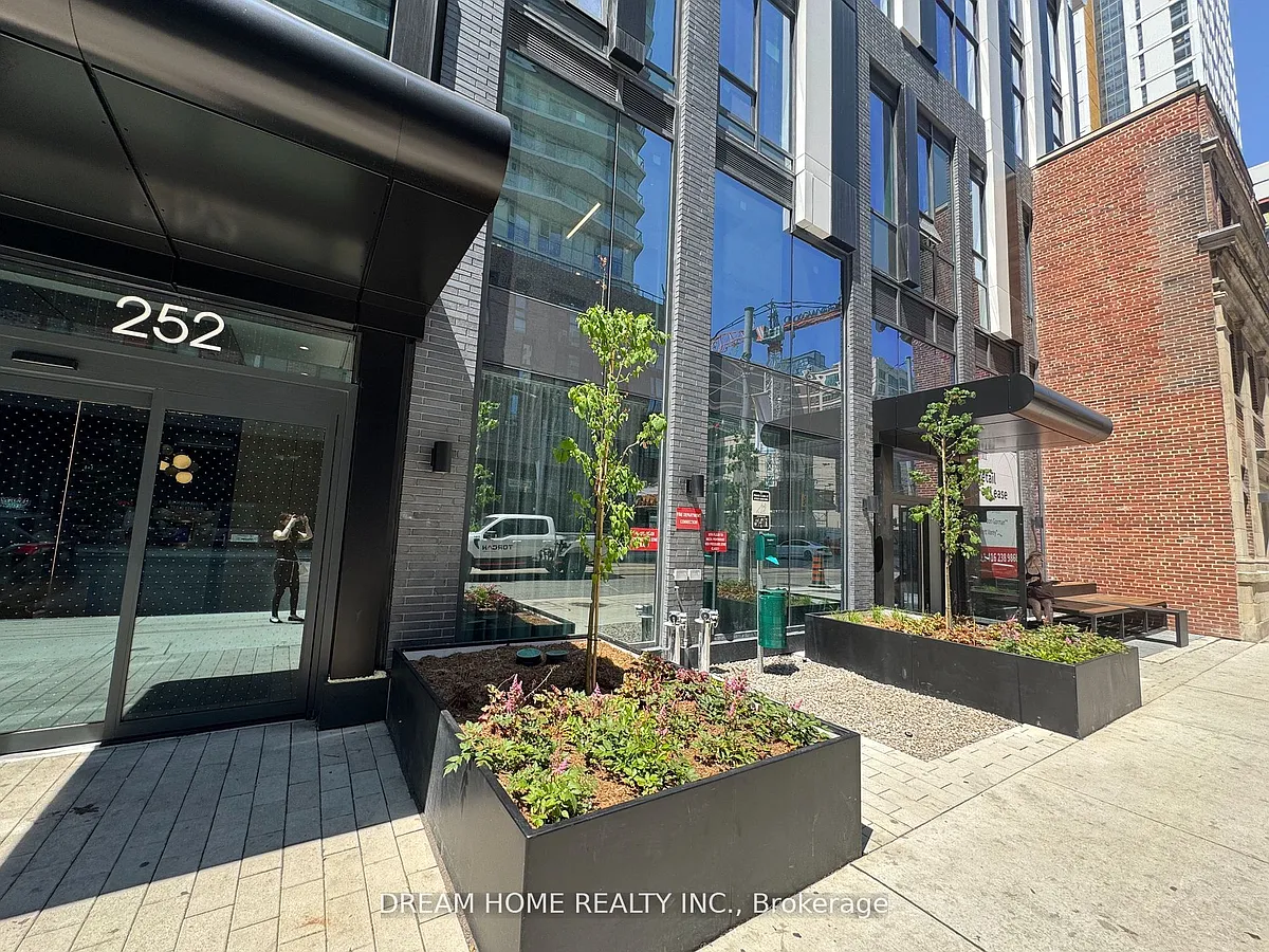 Building Photo - 252 Church St #717