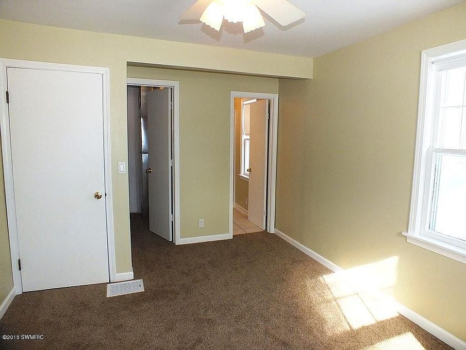 1st image of 1361 W Lakewood Blvd