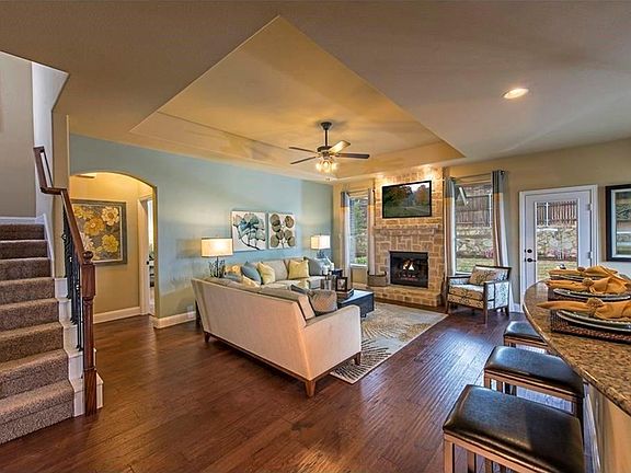 3rd image of 2709 Castle Creek Dr