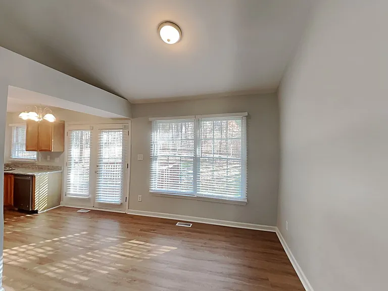 6 Creeks Edge Ct — Photo 4