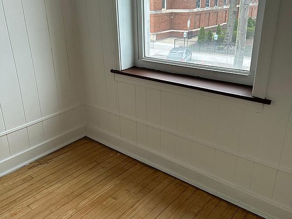 5th image of 4944 Magoun Ave #2F