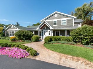 N1373 Academy Rd, Fontana, WI 53125