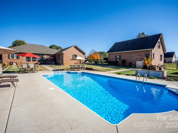 106 Seven Springs Loop, Statesville, NC 28625