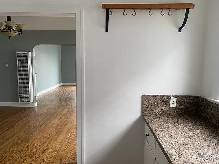 735 N Alfred St #3 — Photo 8