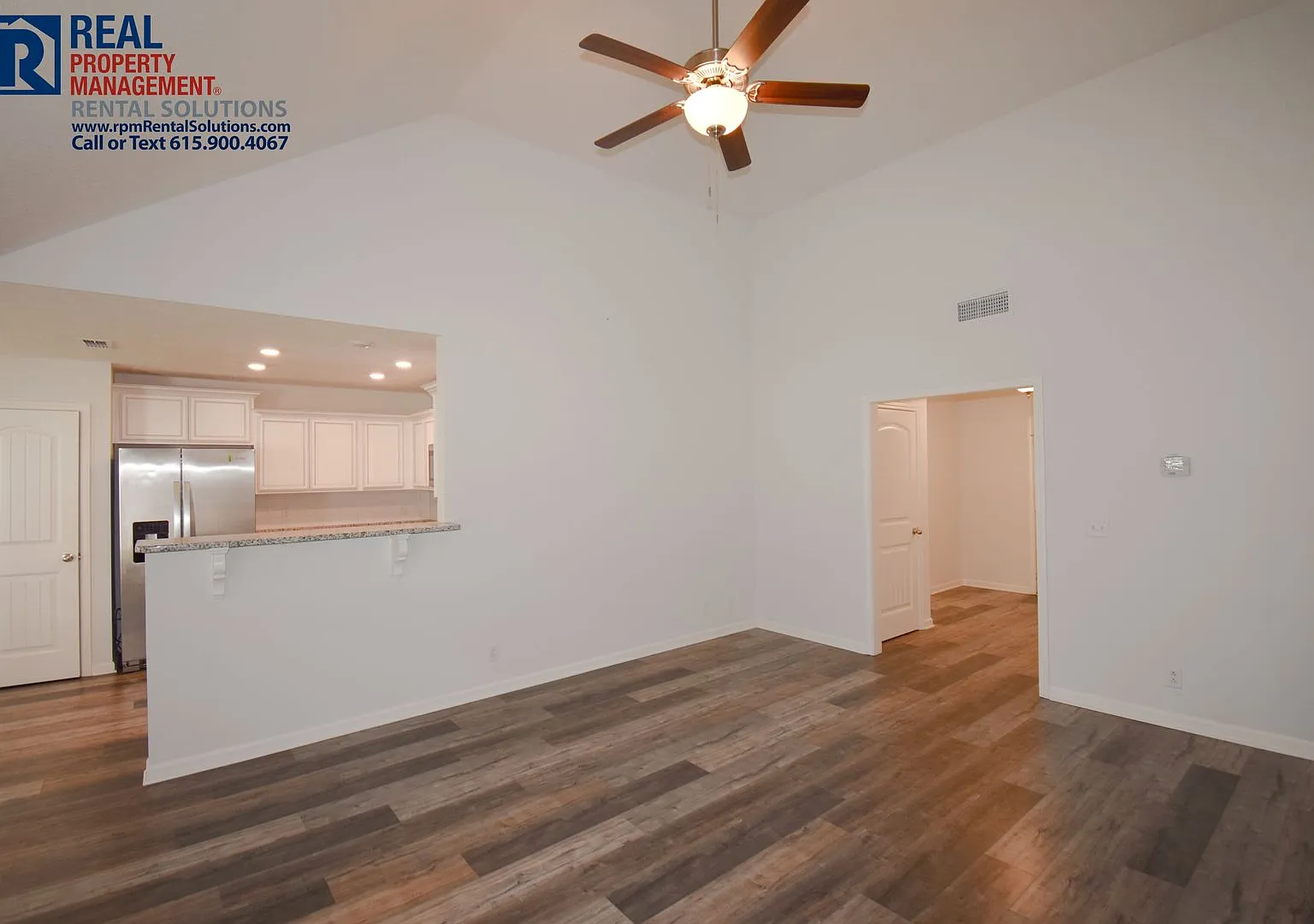 Adorable 3 bd home with covered patio and attached garage! — Photo 4