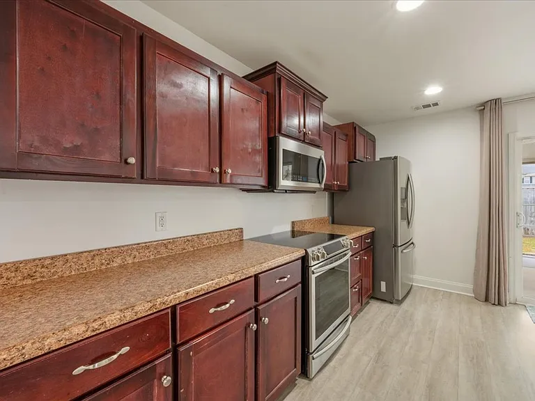102 Old Mill Rd — Photo 31