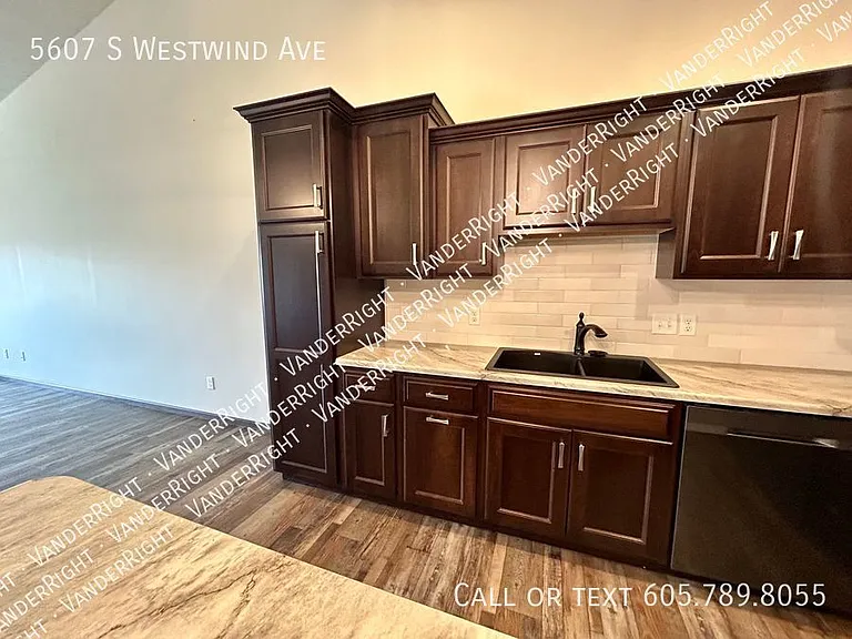 5607 S Westwind Ave — Photo 7
