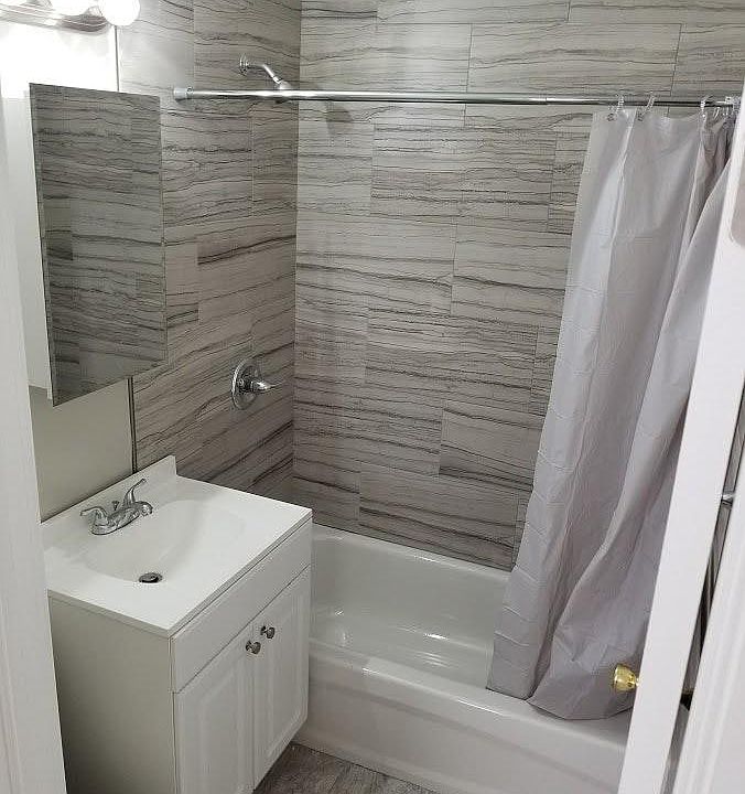 Private bath in Room