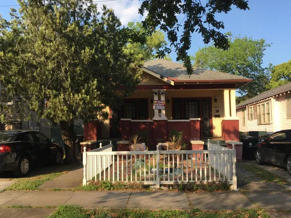 7527 Oak St, New Orleans, LA 70118