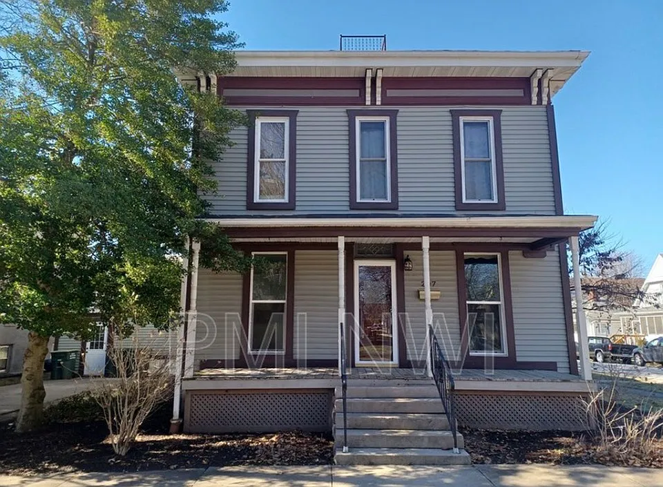207 Michigan Ave #1A