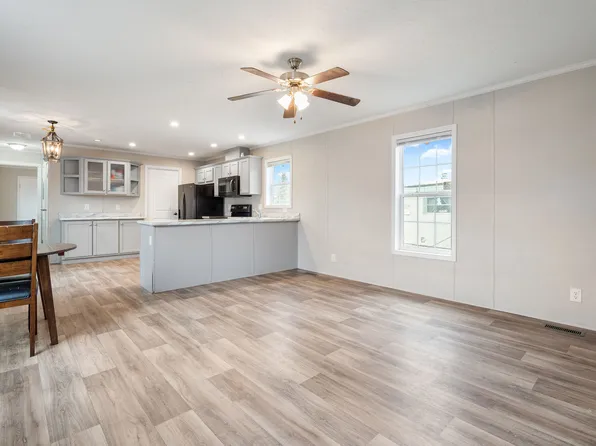 169 Lower Valley Rd Trailer 6, Kalispell, MT 59901